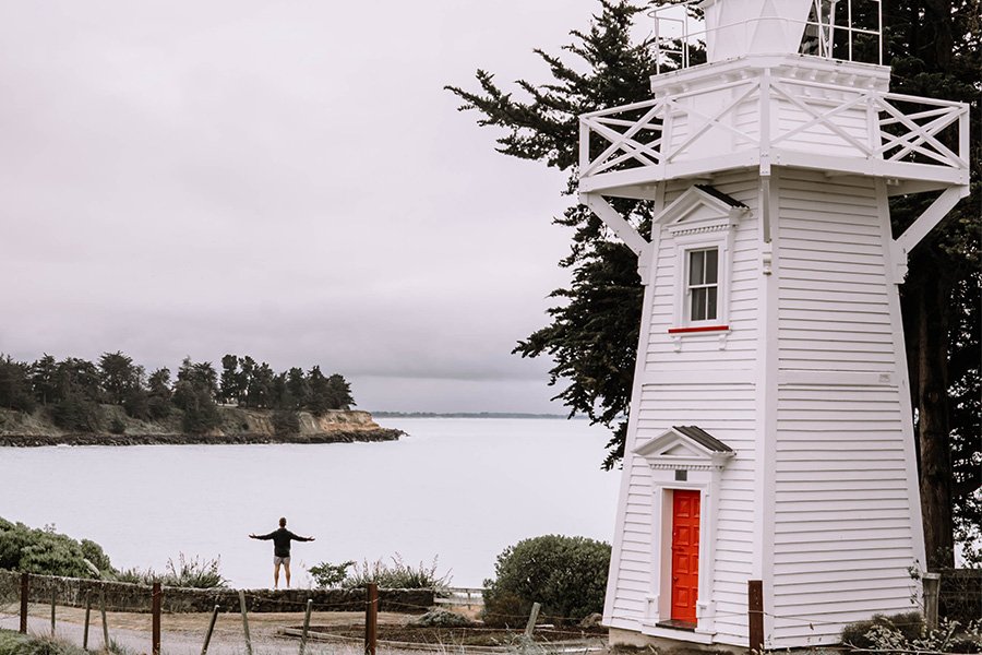 Roady at Dashing Rocks lighthouse